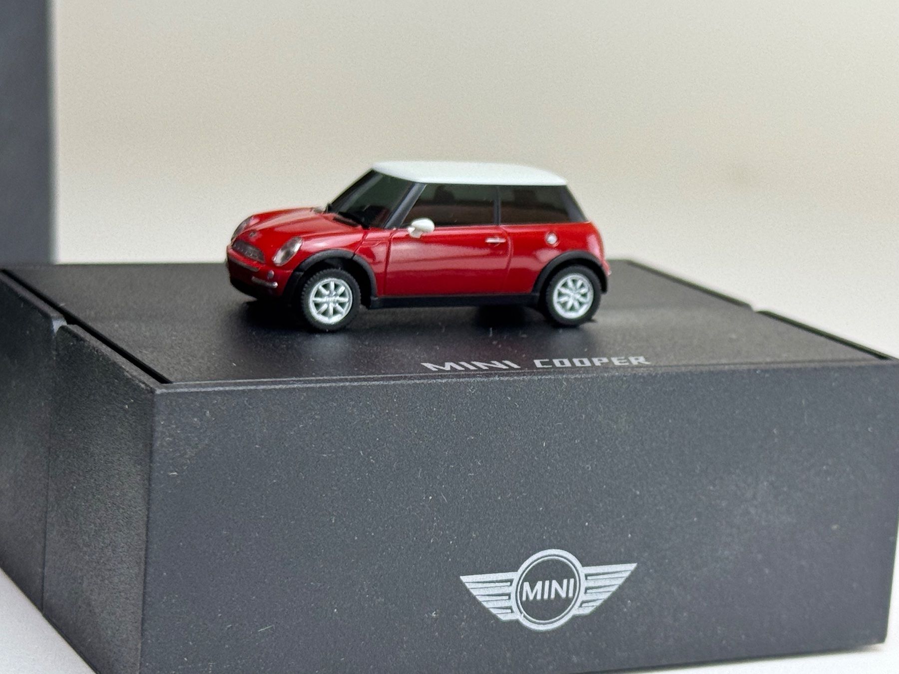 Herpa Modellautos: CH- Herpa Mini Cooper rot Sondermodell – Gebraucht aus Elm von Wikmtz