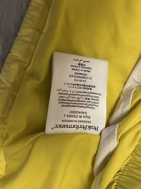 Giacche: Jacke gelb Peak Performance  – Usato da Zürich venduto da baste225 1
