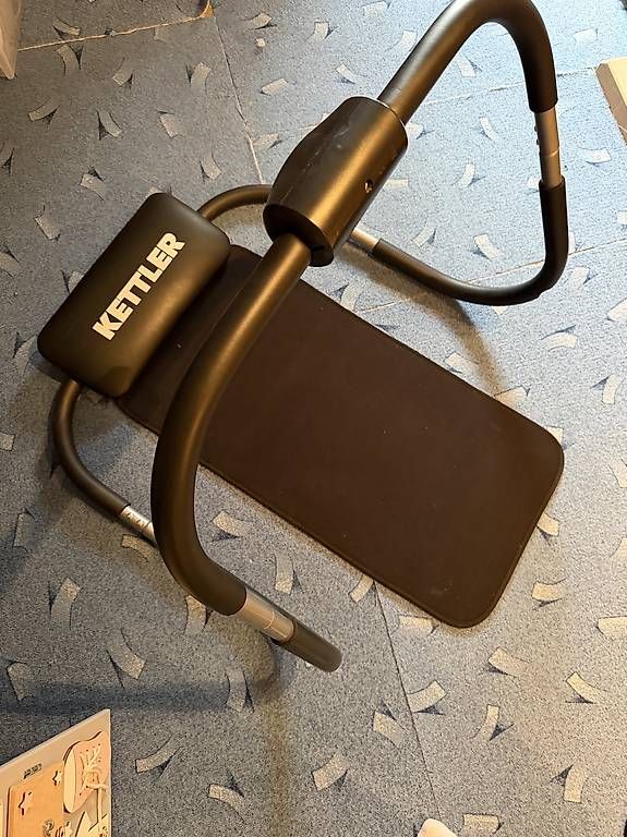 Vélos d'appartement: KETTLER Bauchtrainer / Sit-up Trainer – D'occasion à Niederhasli par des_f82m