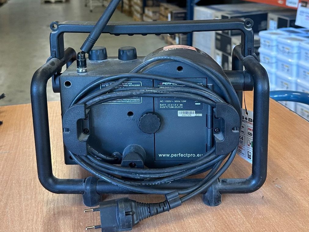 Radios: Baustellenradio Dab+Box mit Bluetooth – Gebraucht aus Uetendorf von Revotool 1