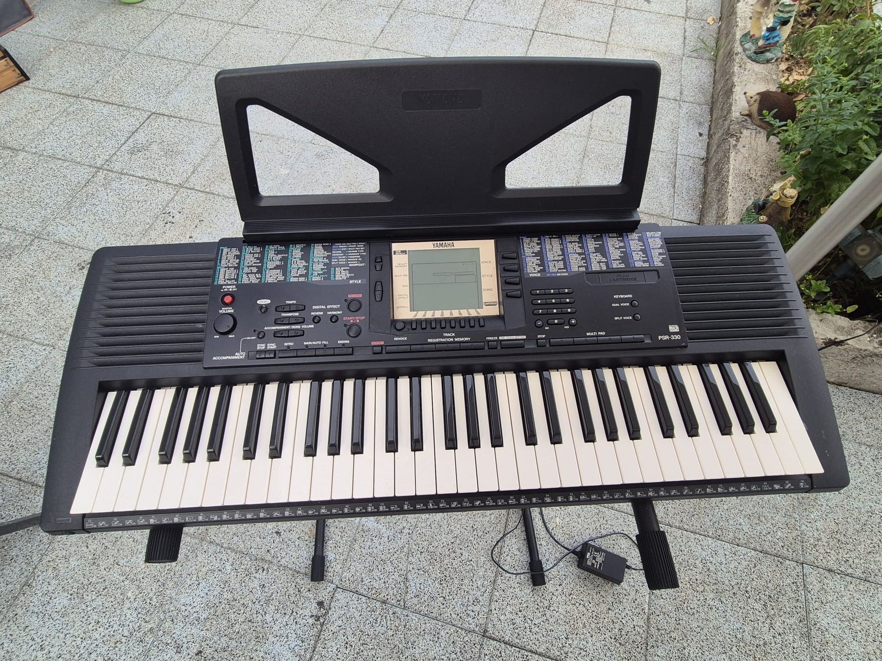 Yamaha Strumenti musicali: Clavier Yamaha avec stand et alimentation – Usato da Delémont venduto da isa_z6dl 2
