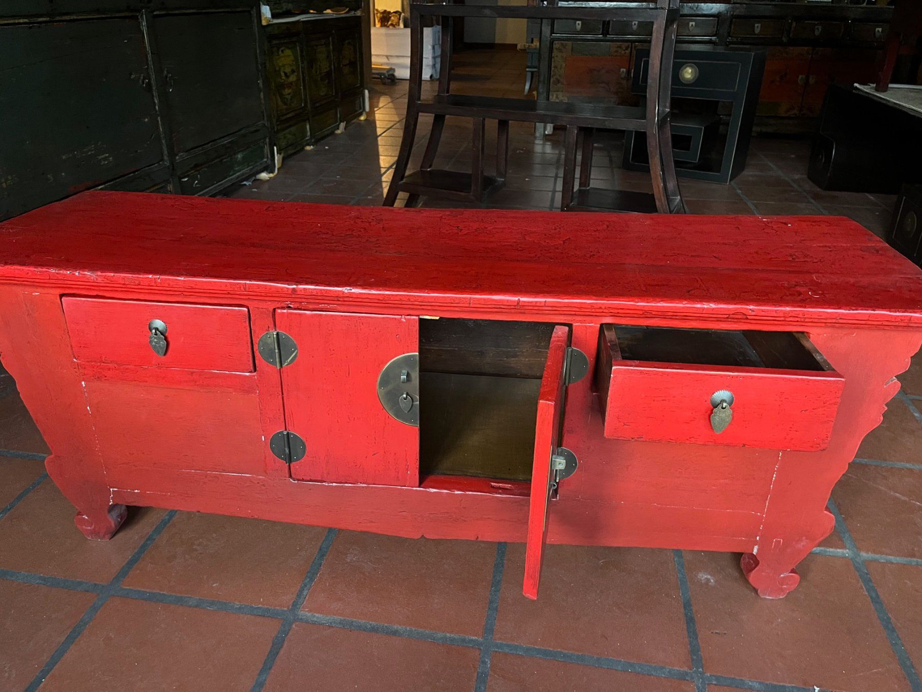 Cassettiere: Grosses, asiatisches Sideboard rot – Nuovo (secondo la descrizione) da Cham venduto da mjg1901 4