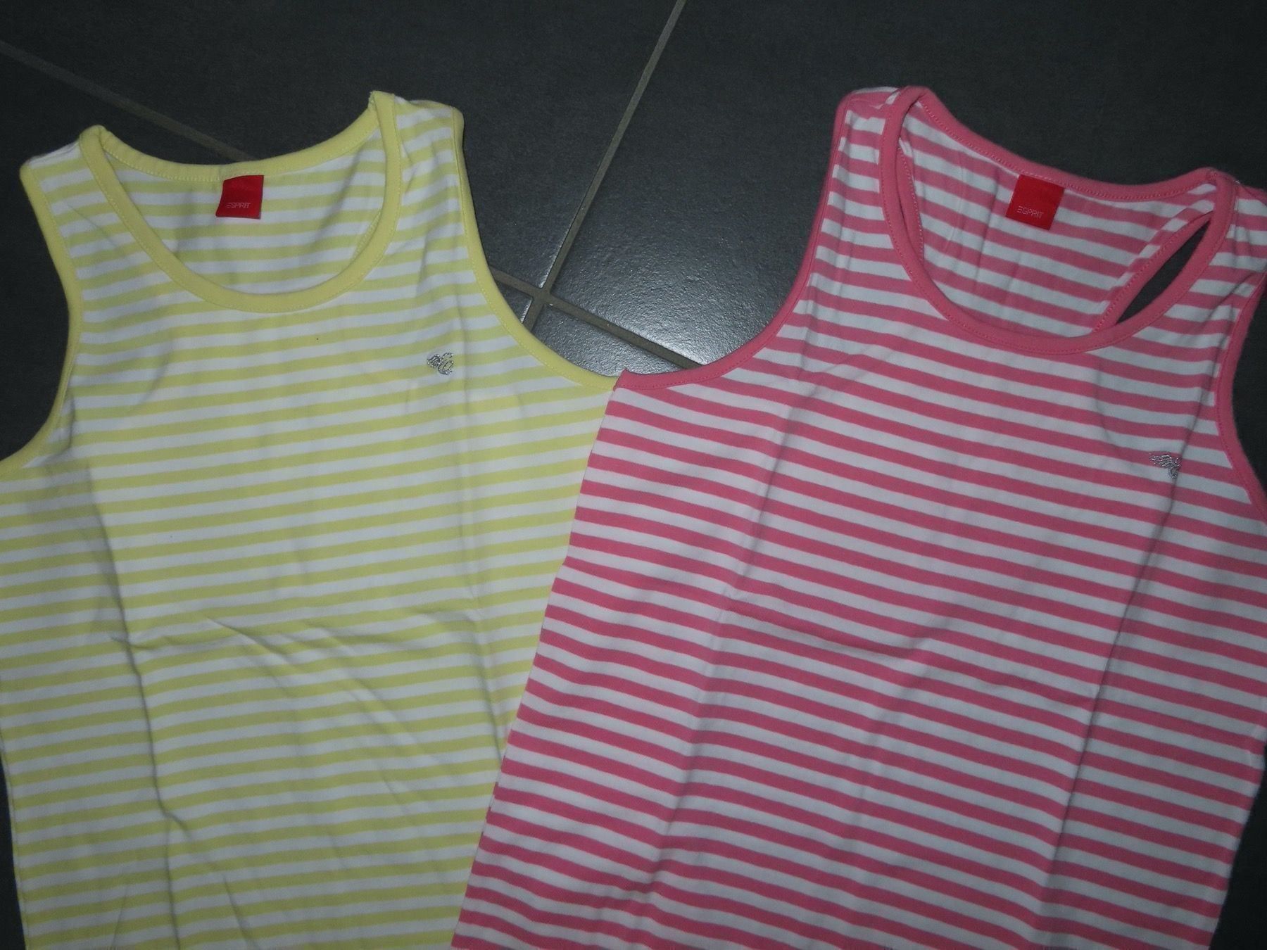 Esprit Camicette, T-shirt & Top: ESPRIT 2 Tanktop Gr.128/134 ***NEU*** – Nuovo (secondo la descrizione) da Wallenried venduto da Asyano 1