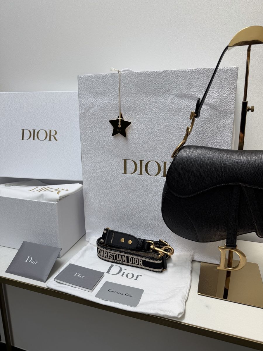 Dior Borse da donna: NEW Christian Dior Saddle Bag with Strap – Nuovo e nell'imballaggio originale da Vacallo venduto da kellyyy 8