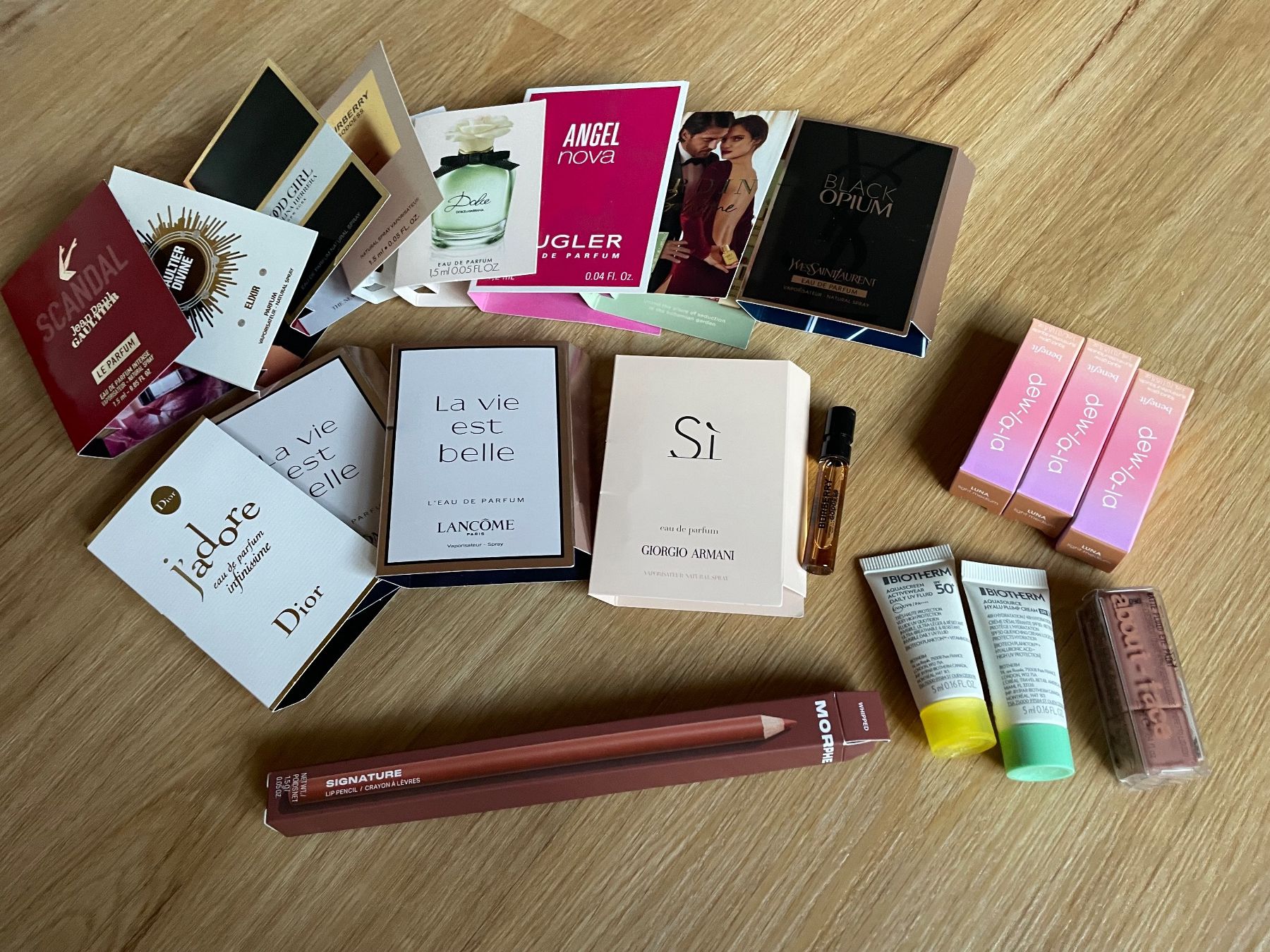 Parfum & Eau de Toilette: Parfüm/make-up muster – Neu und originalverpackt aus Seedorf UR von Vita000 3
