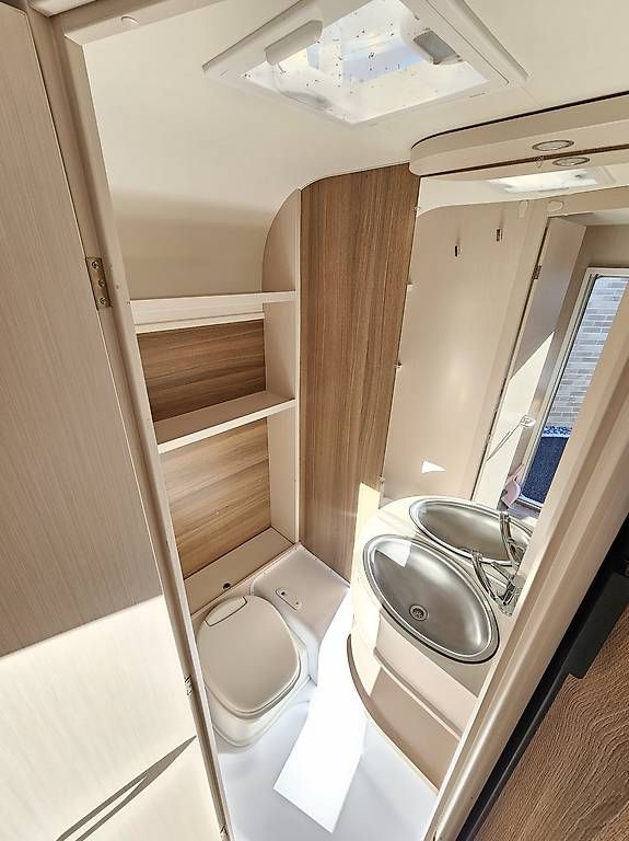 Veicoli da campeggio: Wohnwagen Dethleffs C Joy mit Queensbett! – Usato da Recherswil venduto da Caravan-EmmE 9