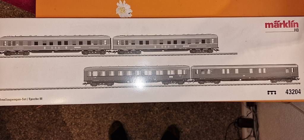 Märklin Modellini di ferrovie: DB Schürzenwagenset Beleuchtet – Nuovo e nell'imballaggio originale da Dulliken venduto da Ginoeffel
