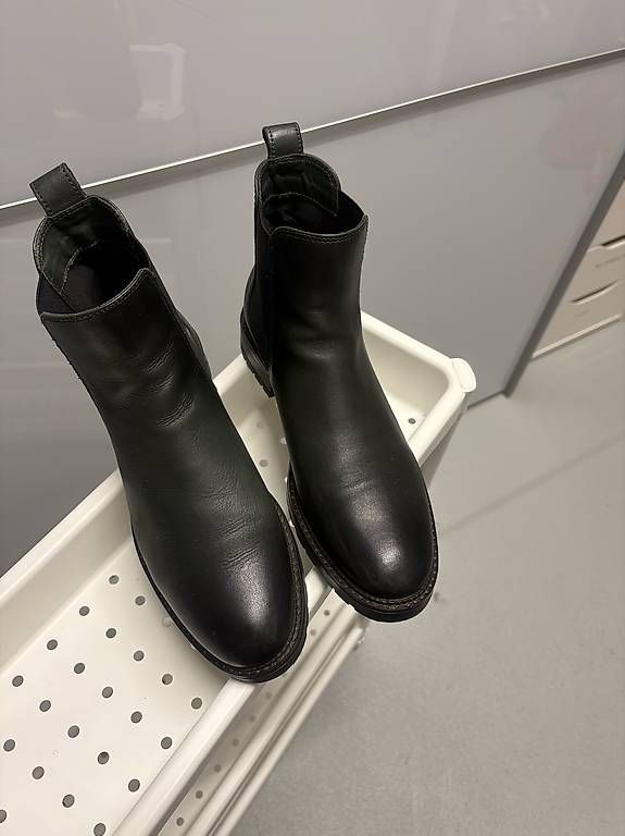 Scarpe da donna: Stiefelette Gr. 39 dunkelgrün – Usato da Meisterschwanden venduto da Michael_Meisti5616 1