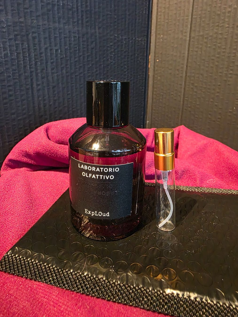 Profumi & Eau de Toilette: ExpLOud, Abfüllung 5ml, Laboratorio Olfattivo – Nuovo (secondo la descrizione) da Winterthur venduto da Bratwurstbrater
