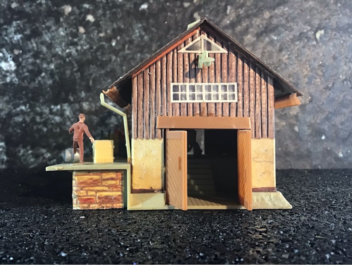 Kit di modellismo & Modellini statici: MODELL GEBÄUDEHAUS – Usato da Männedorf venduto da Spezial-Modelle 1