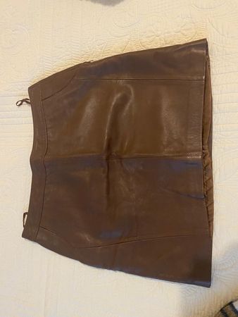 Jupe en cuir véritable marron foncé, parfait pour l'été!