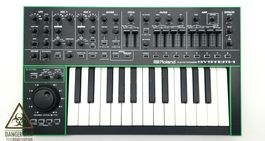 Roland System-1 Plug-Out Synth – Défectueux, touches HS