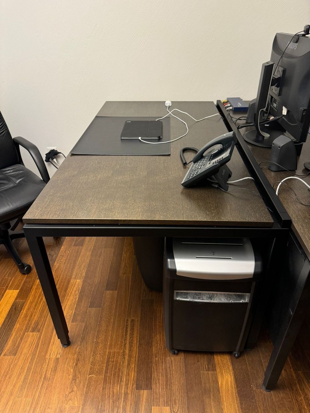 Scrivanie: Ein hochwertiges Schreibtisch – Usato da Schindellegi venduto da nat_xfx6 3