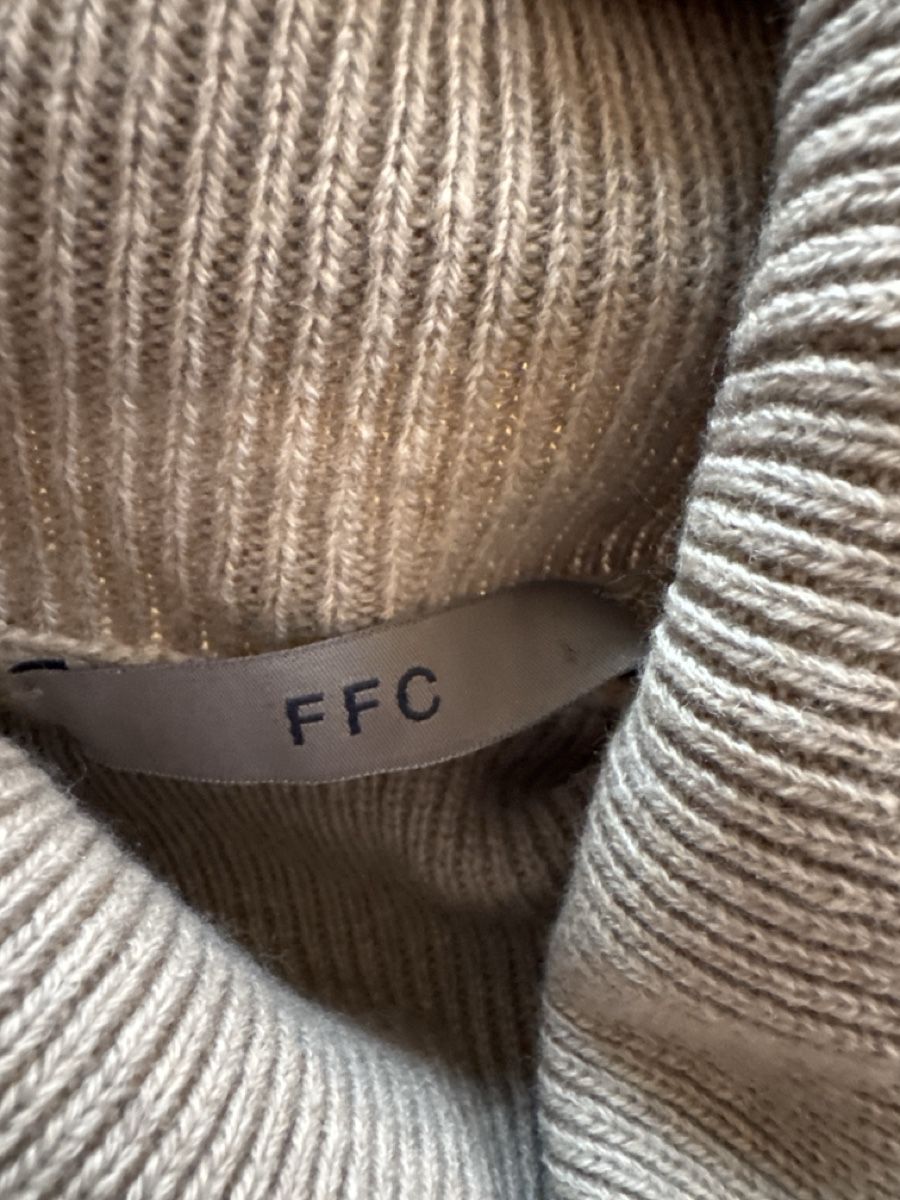 Maglioni & Felpe: FFC Wool Poncho Grey One Size – Usato da Fällanden venduto da emilyeheim 3