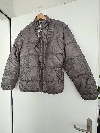 Leichte Daunenjacke