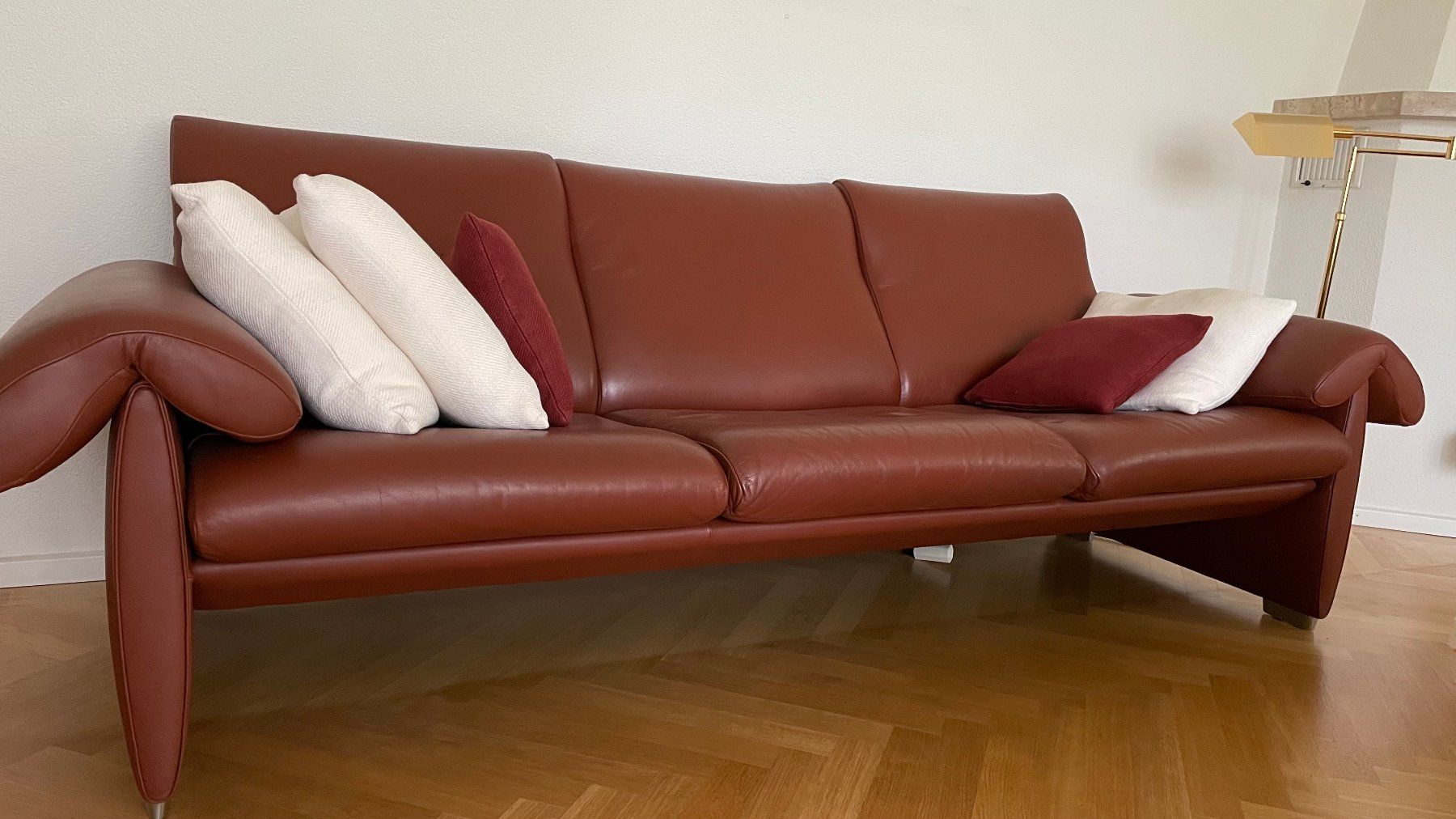 De Sede Divani: De Sede Sofa Gruppe 3er + 2er + Sessel mit Hocker – Usato da Zürich venduto da 4claudi 1