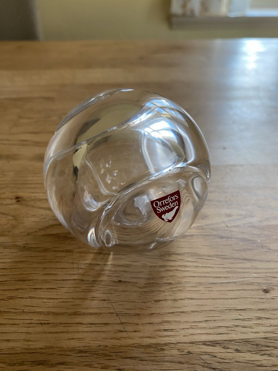 Gläser: Orrefors Glas Tennisball – Gebraucht aus Flawil von Naphtali