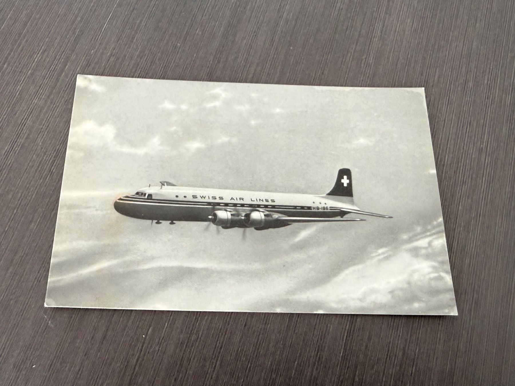 Cartoline postali: Ansichtskarte: SWISSAIR DC-6 B – Usato da Brütten venduto da Hst1