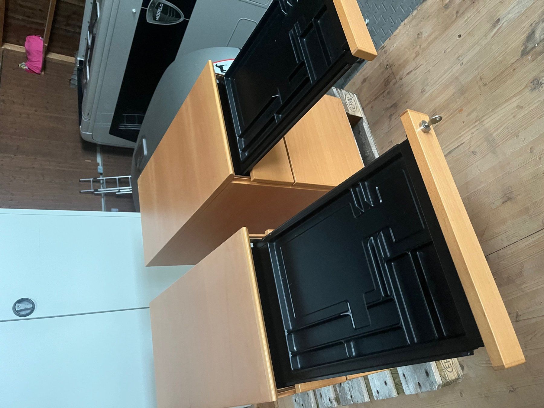 Eléments de bureau: Korpus – D'occasion à Uesslingen par uegaga 2