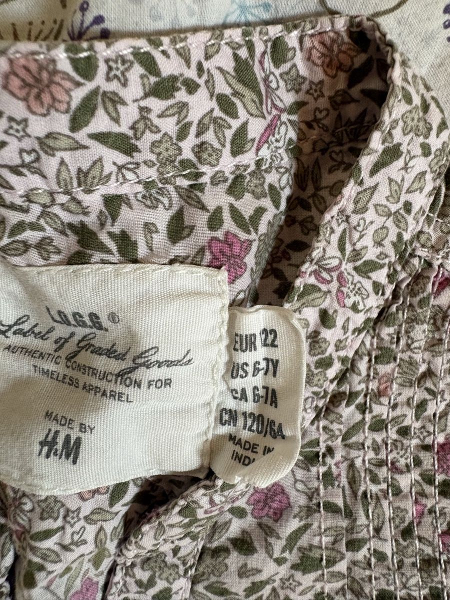 Blouses, T-shirts & Tops: 2 Blusen Grösse 122  – D'occasion à Buchrain par Sisi83 4
