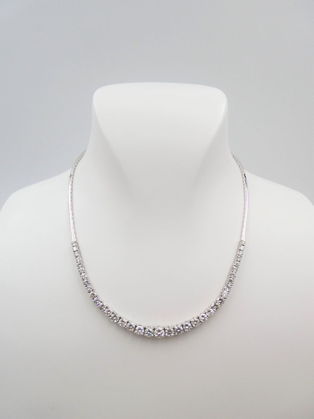 Catenine: DIAMANT COLLIER IN 750 WEISSGOLD – Usato da Luzern venduto da EdiGem