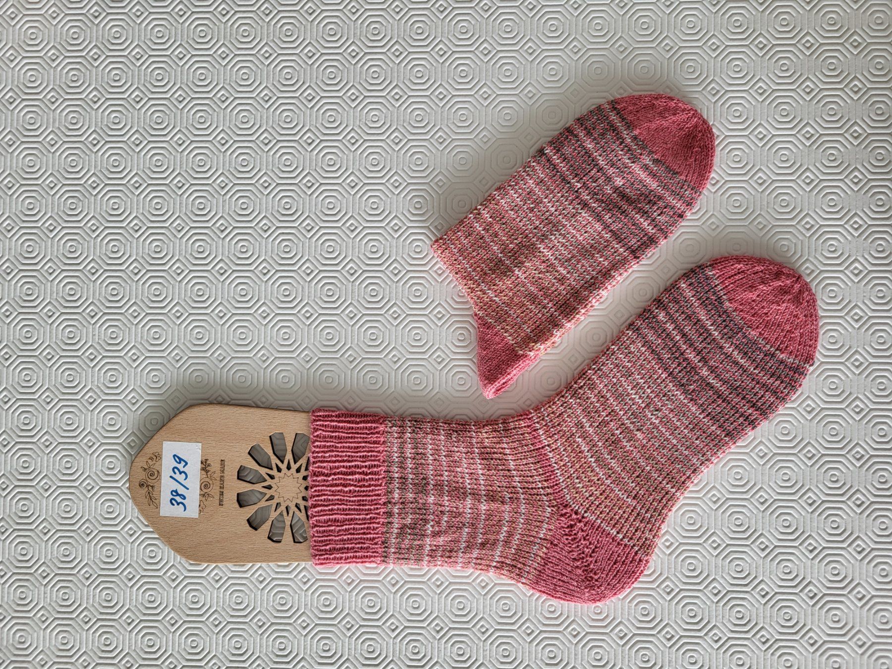 Calze: Socken handgestrickt 38/39 – Nuovo (secondo la descrizione) da Männedorf venduto da thjohn