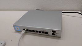 Unifi US 8 PoE 150W  VHB