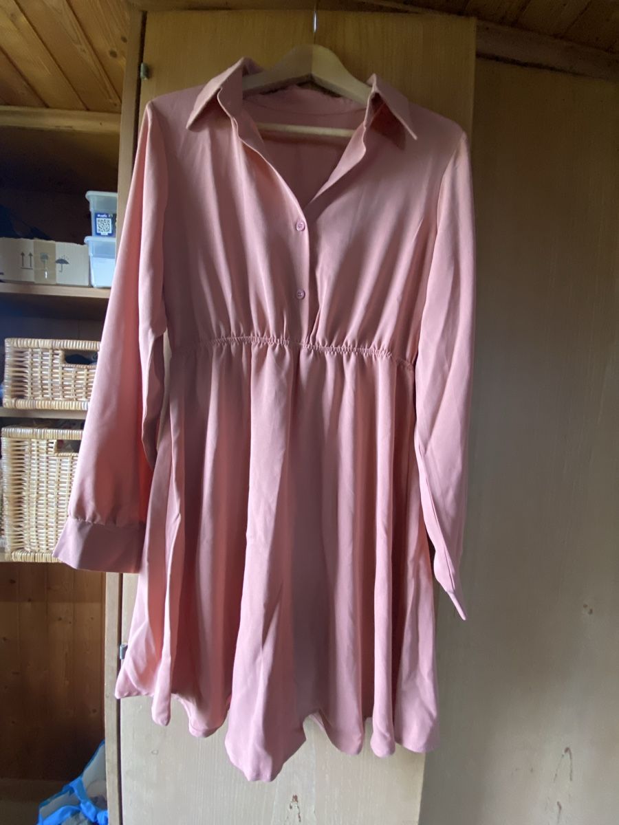 Camicette: Verkaufe ein Kleid und Bluse Grösse M – Usato da Adligenswil venduto da Labe83 1