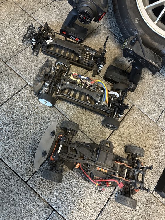 RC Kits de montage: RC Cars mit Zubehör – D'occasion à Bleienbach par -Benji-