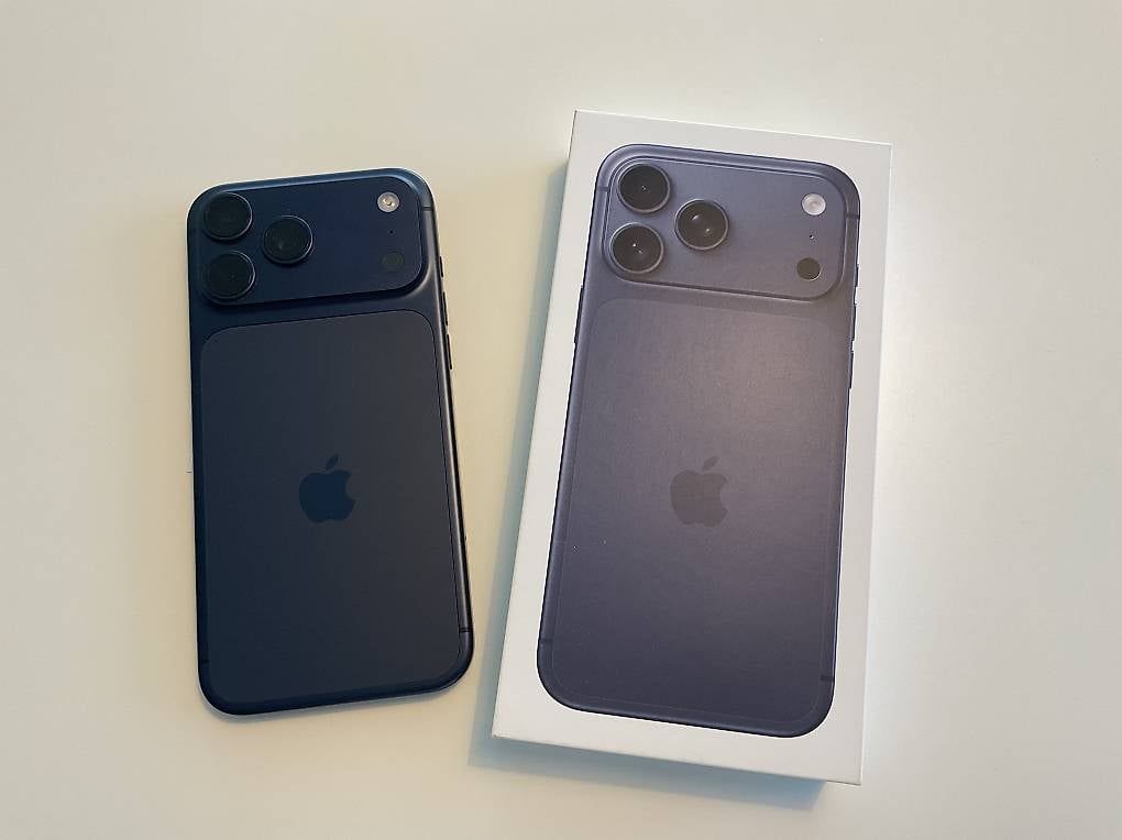 Apple Telefoni cellulari / Smartphones: iPhone 17 Pro Max Deep Blue 256 Go avec AppleCare+ – Usato da Perroy venduto da fri_7h65