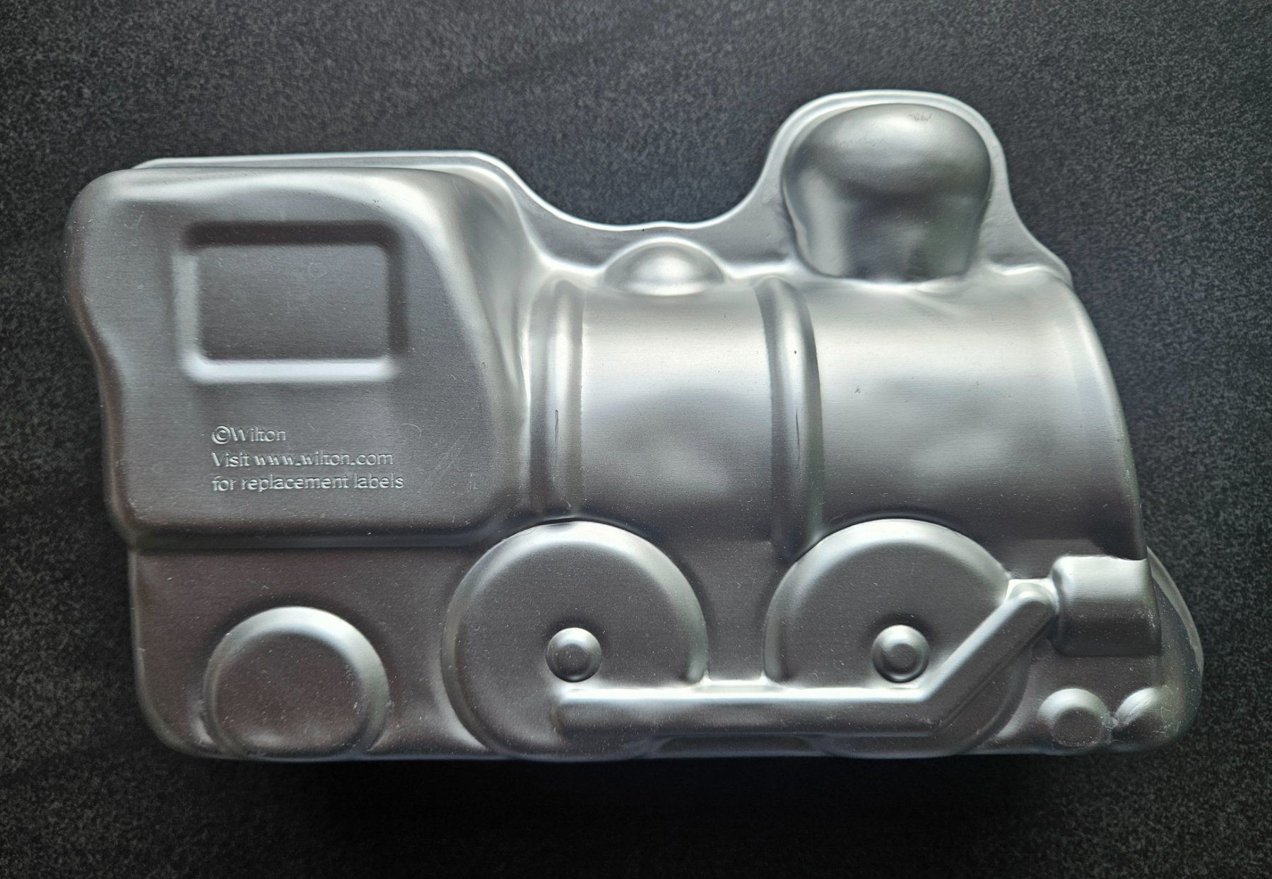 Teglie da forno: Wilton Lokomotive Kuchenform 3D Backform – Usato da Frutigen venduto da swaussie72