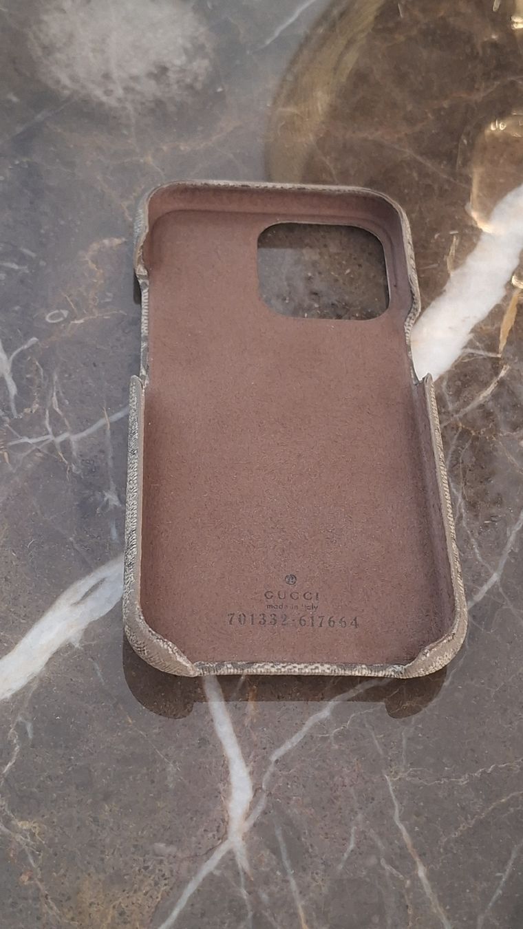 Gucci Cover & Protezioni schermo: GUCCI Handyhülle IPhone 13 – Usato da Diepoldsau venduto da gru_j72q 3
