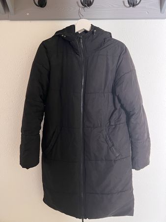 Warme Steppjacke von VILA in Schwarz, Grösse 38, top Zustand