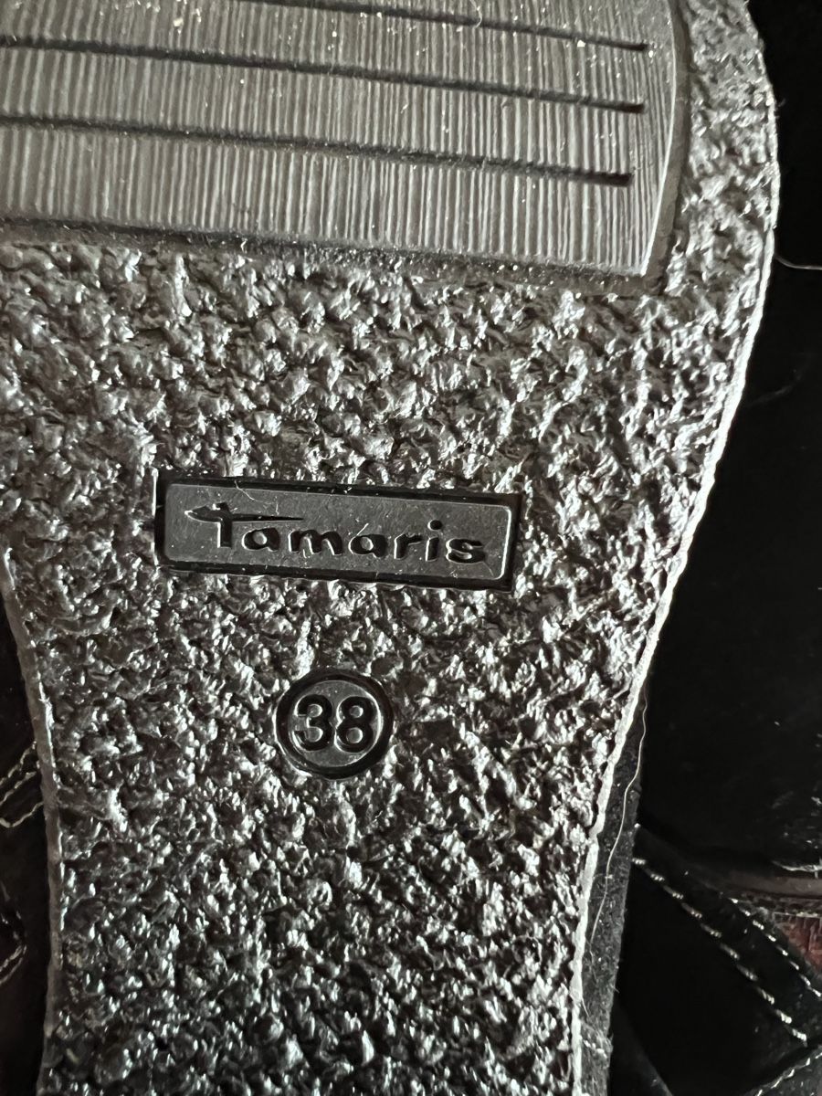 Tamaris Scarpe da donna: Bottines Tamaris en daim noir, fourrées, taille 38! – Usato da Chézard-St-Martin venduto da Cheyenne_75 4