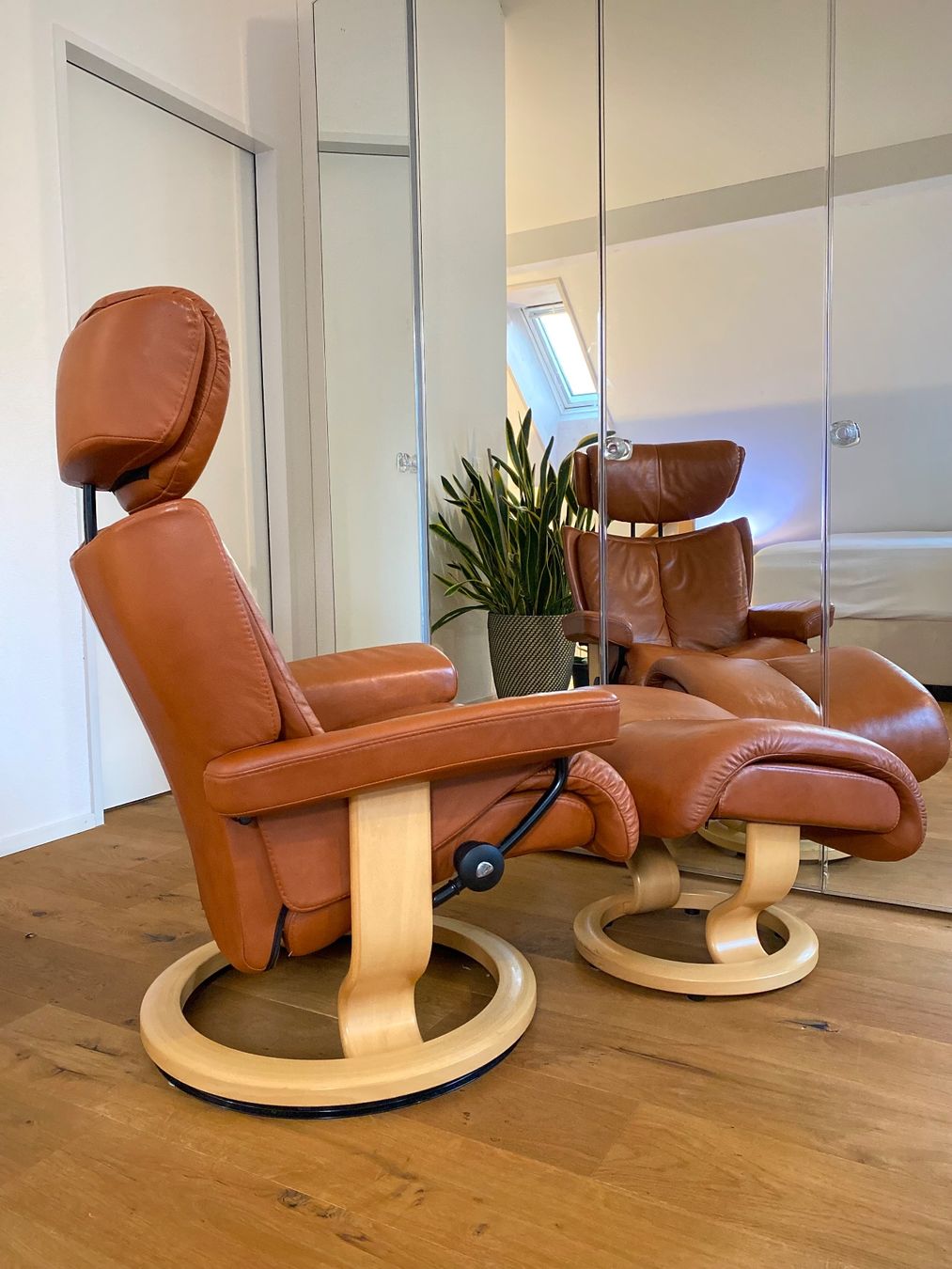 Stressless Poltrone: (NP 5000+) Stressless® Magic Relax Sessel Größe S mit Hocker – Usato da Rorbas venduto da Samayo_ 5
