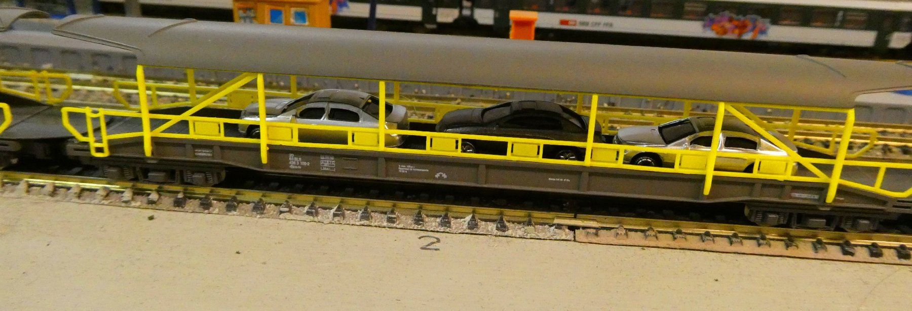 Hobbytrain Modelleisenbahnen: 7 Hobbytrain Autowagen mit 25 PW – Neu (gemäss Beschreibung) aus Rupperswil von Ropi03 5