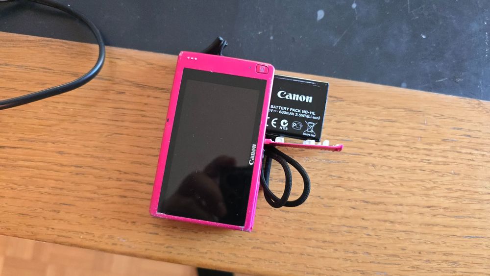 CELLONIC, Batteria per Fotocamera compatibile con Canon PowerShot IXUS 185, 285 HS, NB-11L (3.7V, 600mAh) + Caricabatterie