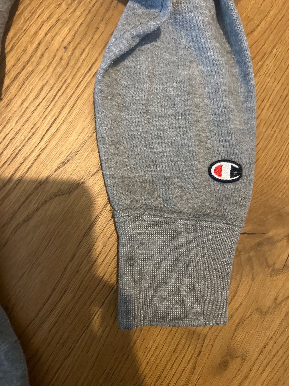 Champion Pullover & Sweatshirts: Champions Sweatshirt – Gebraucht aus Gossau ZH von van_5kxb 2