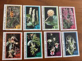 Briefmarken Burundi Blumen 8er Set guter Zustand