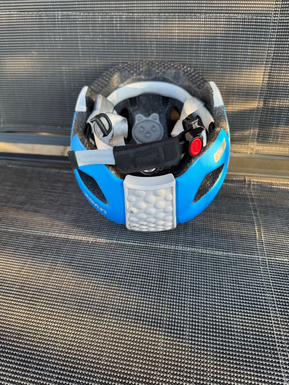 Micro Fahrzeuge für Kinder: Micro Mini Roller blau mi Helm – Gebraucht aus Oberengstringen von lor_8y27 5
