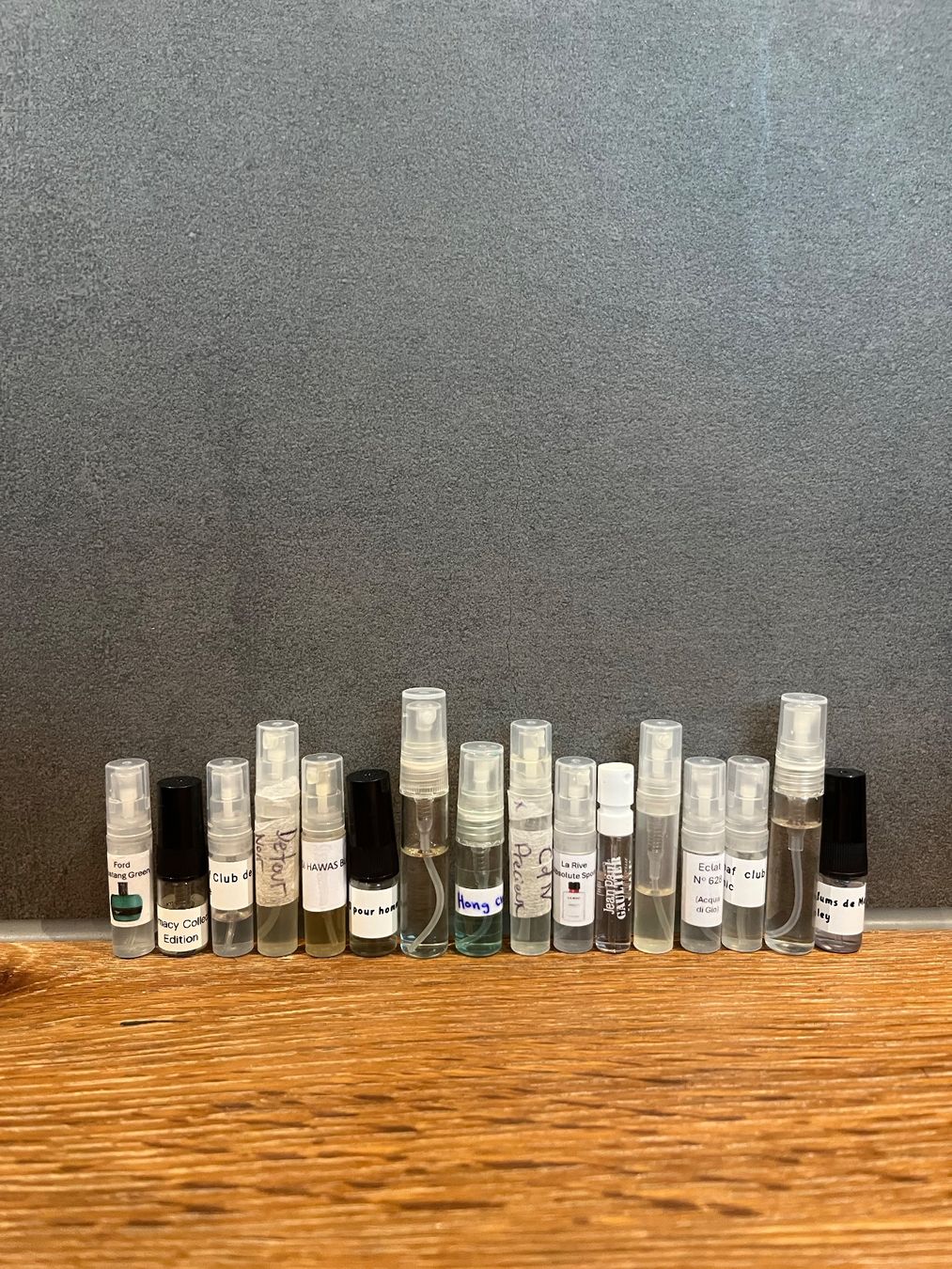 Parfum & Eau de Toilette: Probe-Duftset - 16 verschiedene Düfte – Gebraucht aus Sursee von marcostaffelbach