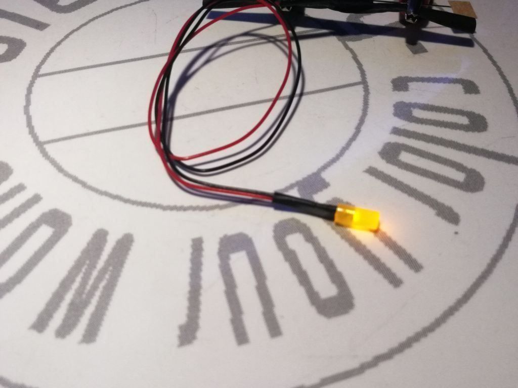 Elektronikbauteile: Zylinder-LED gelb 3mm verkabelt – Neu (gemäss Beschreibung) aus Luzern von Salefactory
