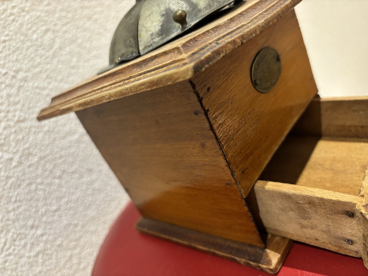 Appareils de cuisine: Alte Kaffemühle Holz Metall – D'occasion à Flums par Limatools 2