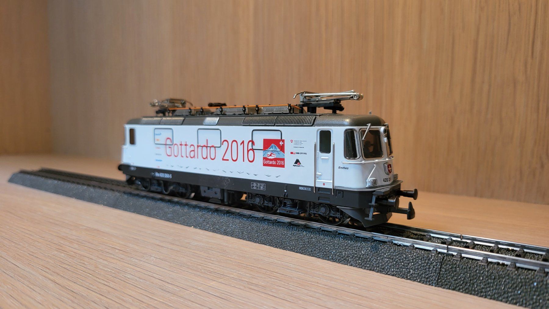 Hag Modellini di ferrovie: Hag SBB Re 420 Gotthard 2016 Wechselstrom – Nuovo (secondo la descrizione) da Wilen (Sarnen) venduto da Enz-OW 1