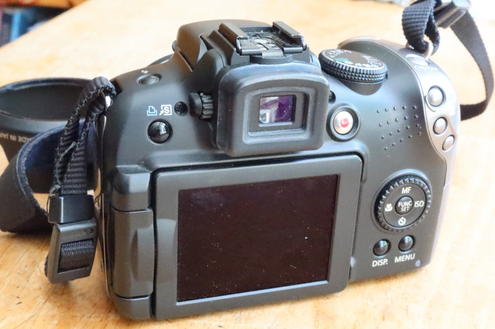 Canon Fotocamera: Canon SX20 20 fach Opt. Zoom – Usato da Jegenstorf venduto da Chris3008 4