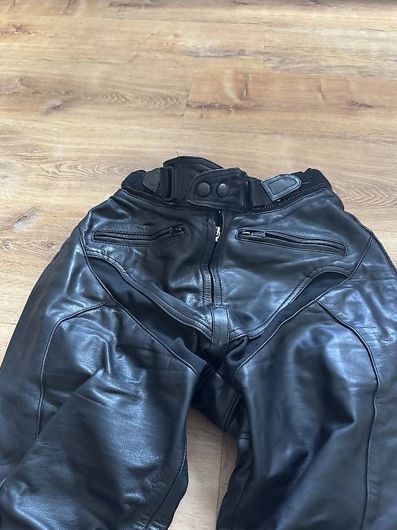 Hosen: Lederhose Motorrad/Töff Grösse S/M – Gebraucht aus Tägerwilen von _Moonlight_ 1