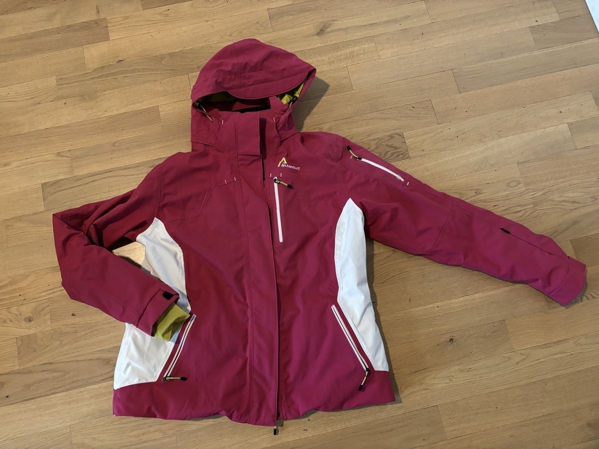 Albright Giacche: Albright Winterjacke, Himbeere, Gr. 44 – Usato da Allschwil venduto da Juicysplash8