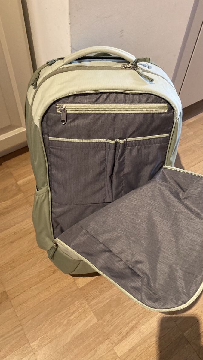 Deuter Rucksäcke: Deuter Giga Mineral/Grove – Neu (gemäss Beschreibung) aus Meyrin von Rebstar 1