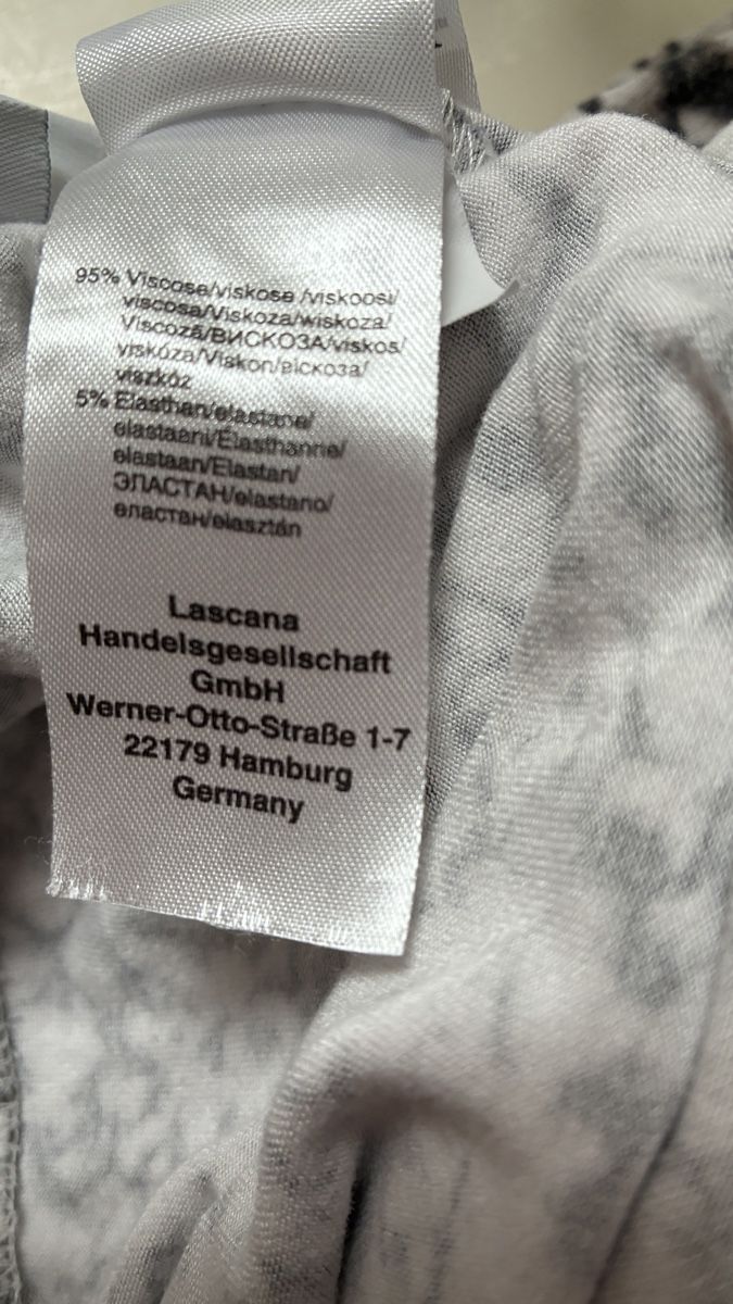 Lascana Leggings: Lascana Hose mit Schlangenprint Grösse 42 – Gebraucht aus Reinach BL von santrian 6