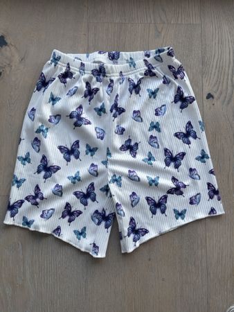 Sommer Shorts mit Schmetterlingen, Grösse 140, NEU